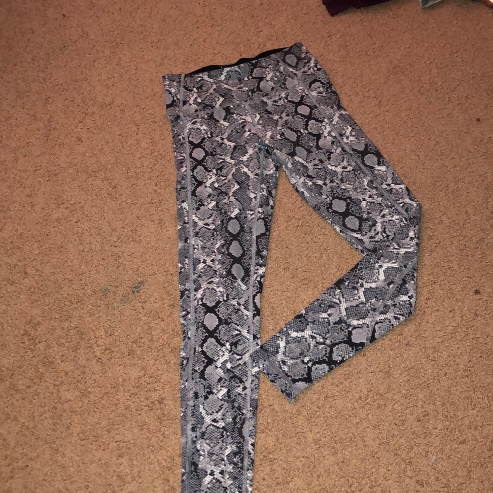 Snake skin Victoria’s Secret PINK leggings